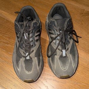 Yeezy adidas boost black